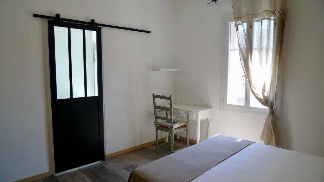 Ô 36 Rempart Sud B&B Aigues-Mortes Bagian luar foto